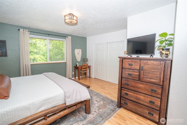 70 N Beaver Place N, Hoodsport, WA 98548