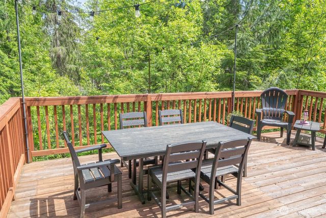 70 N Beaver Place N, Hoodsport, WA 98548