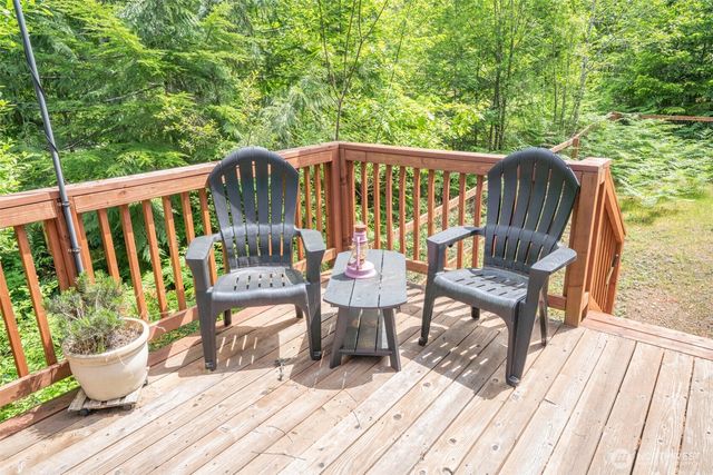 70 N Beaver Place N, Hoodsport, WA 98548