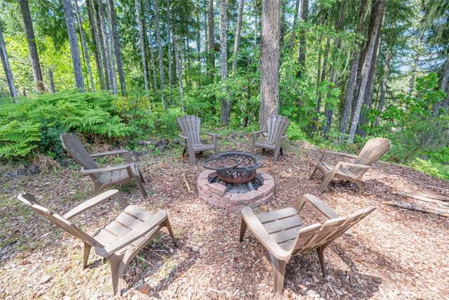 70 N Beaver Place N, Hoodsport, WA 98548