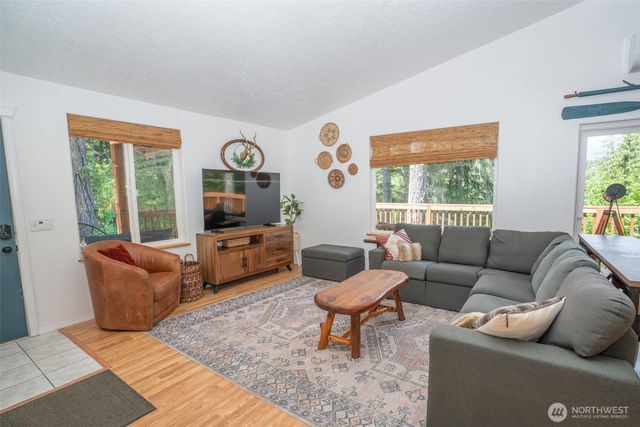 70 N Beaver Place N, Hoodsport, WA 98548