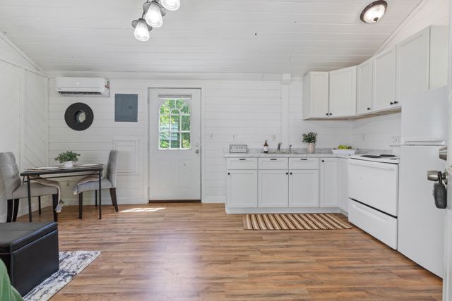 10931 Beechcraft Rd, Bon Aqua, TN 37025