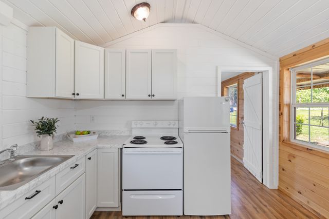 10931 Beechcraft Rd, Bon Aqua, TN 37025