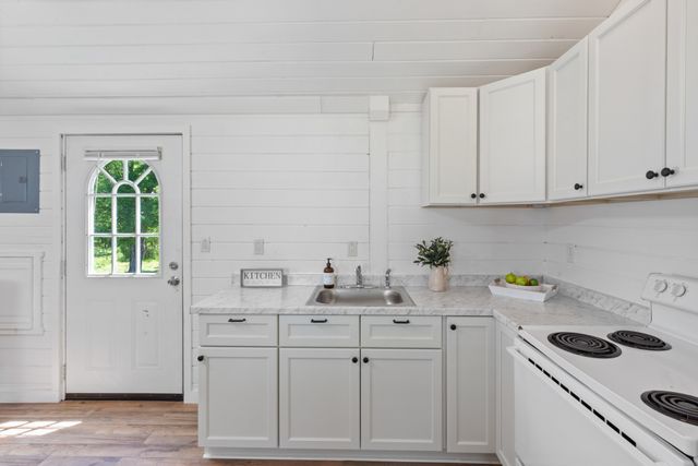 10931 Beechcraft Rd, Bon Aqua, TN 37025