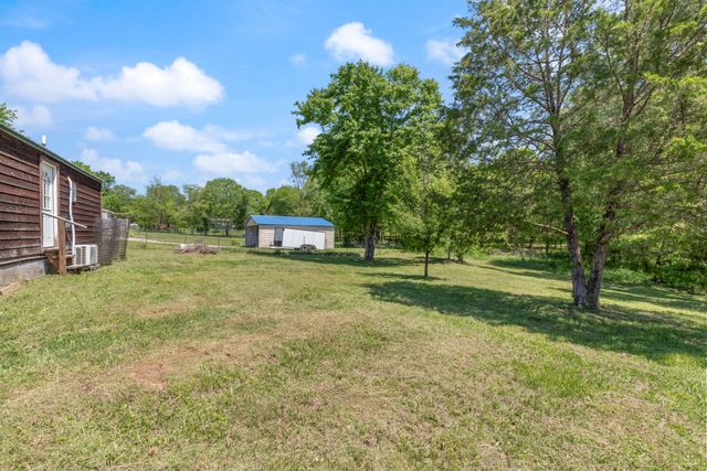 10931 Beechcraft Rd, Bon Aqua, TN 37025