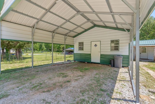 10931 Beechcraft Rd, Bon Aqua, TN 37025