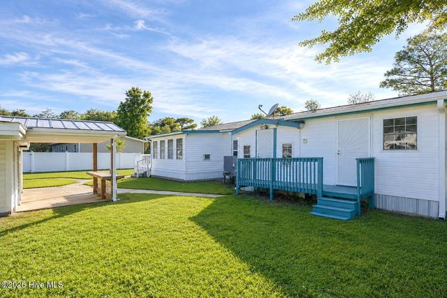 324 Cypress Avenue, Holly Ridge, NC 28445