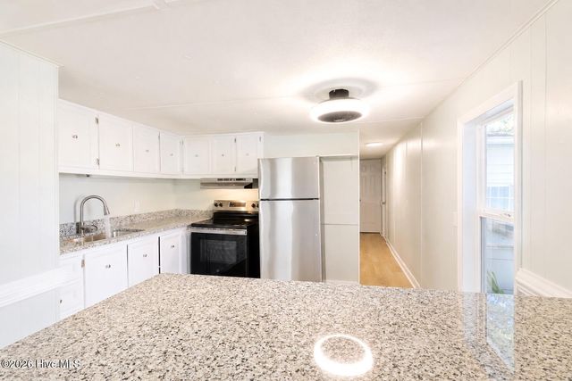 324 Cypress Avenue, Holly Ridge, NC 28445