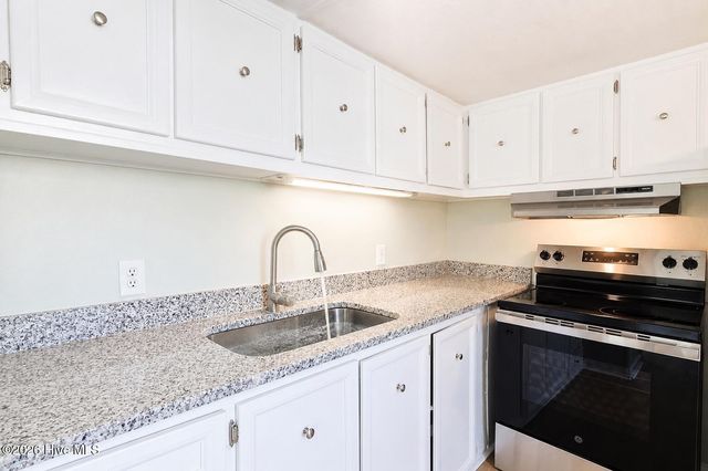 324 Cypress Avenue, Holly Ridge, NC 28445