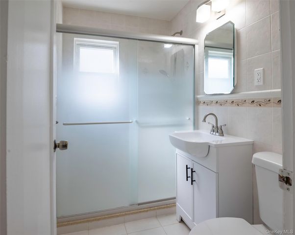 82-53 266th Street, Floral Park, NY 11004