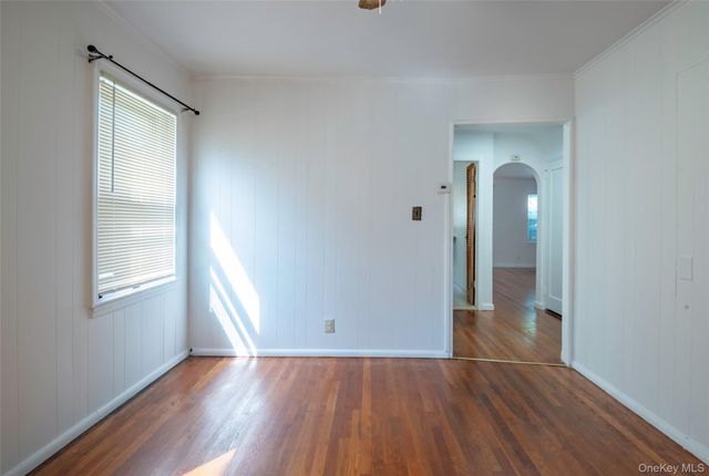 82-53 266th Street, Floral Park, NY 11004
