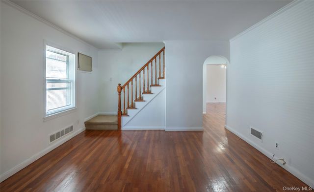 82-53 266th Street, Floral Park, NY 11004