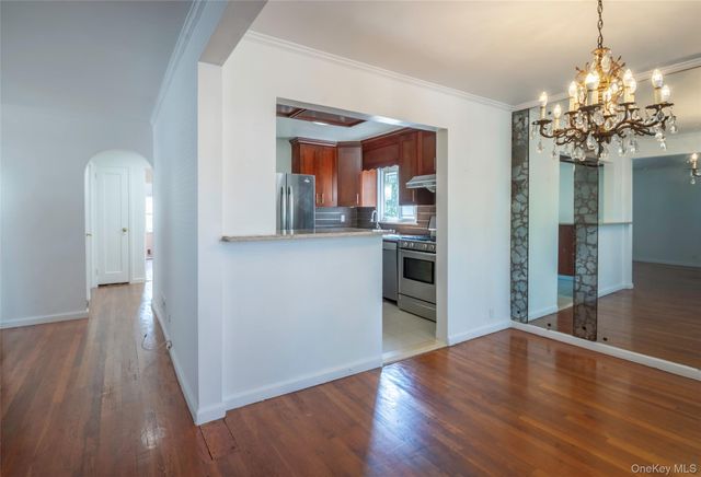 82-53 266th Street, Floral Park, NY 11004
