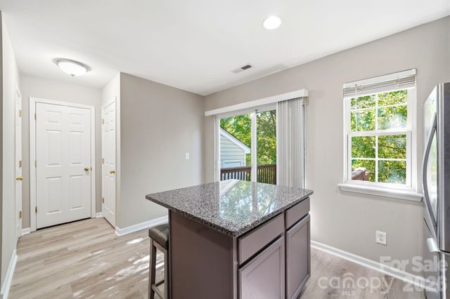 687 Rock Lake Glen, Fort Mill, SC 29715