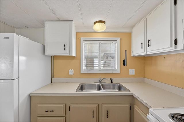 38644 REMORA AVENUE, Zephyrhills, FL 33542