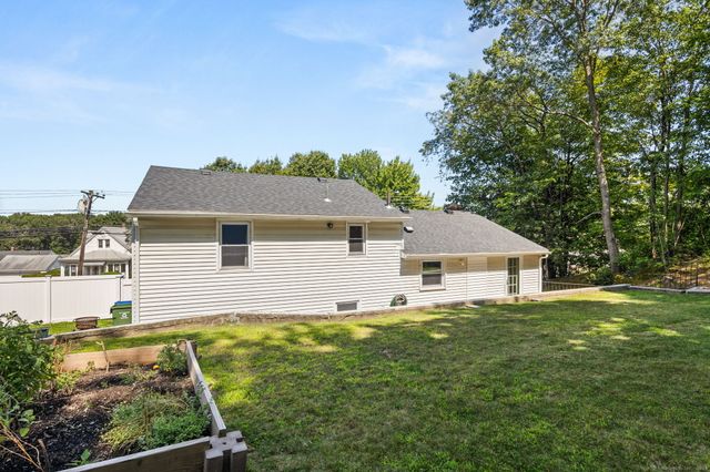 859 Bunker Hill Avenue, Waterbury, CT 06708