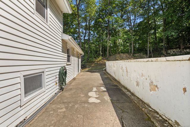859 Bunker Hill Avenue, Waterbury, CT 06708