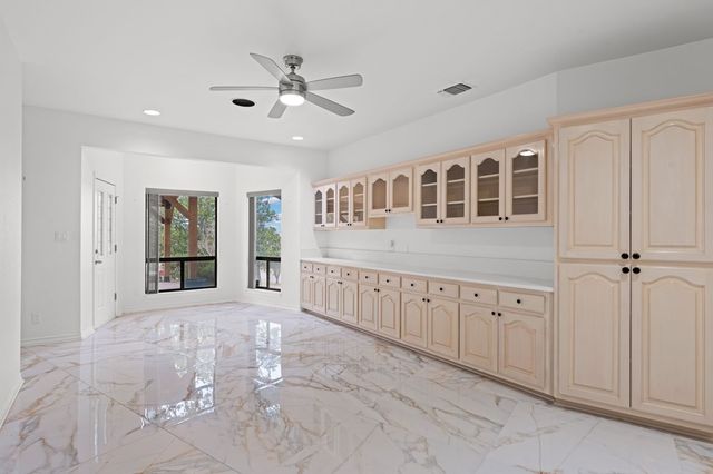 315 Lakewood Dr, Kerrville, TX 78028