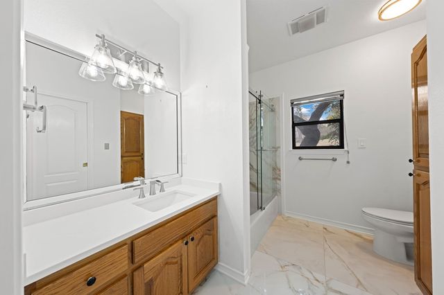 315 Lakewood Dr, Kerrville, TX 78028