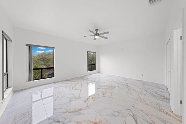 315 Lakewood Dr, Kerrville, TX 78028