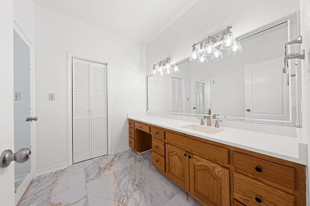 315 Lakewood Dr, Kerrville, TX 78028