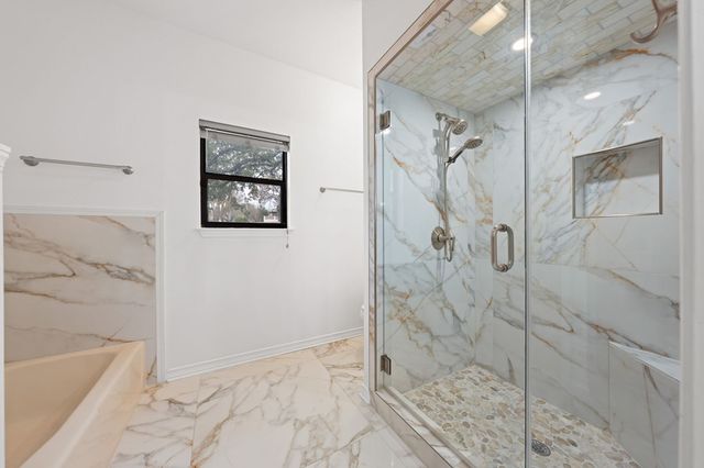 315 Lakewood Dr, Kerrville, TX 78028