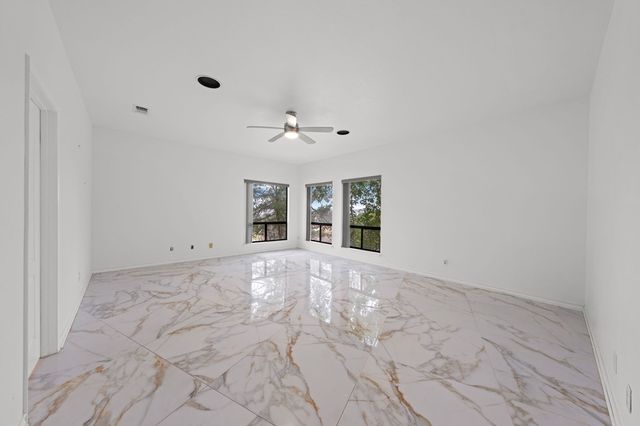 315 Lakewood Dr, Kerrville, TX 78028