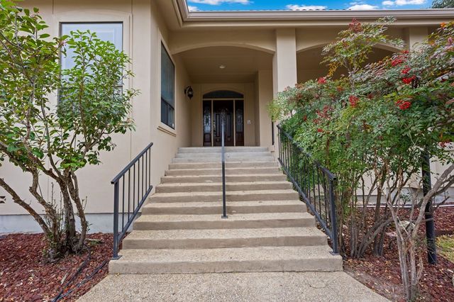 315 Lakewood Dr, Kerrville, TX 78028