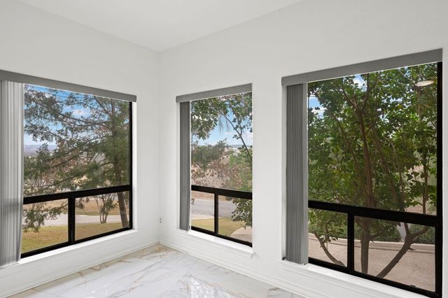 315 Lakewood Dr, Kerrville, TX 78028