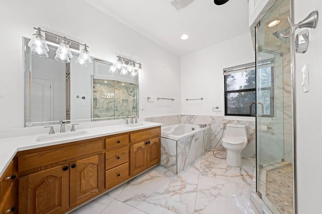 315 Lakewood Dr, Kerrville, TX 78028