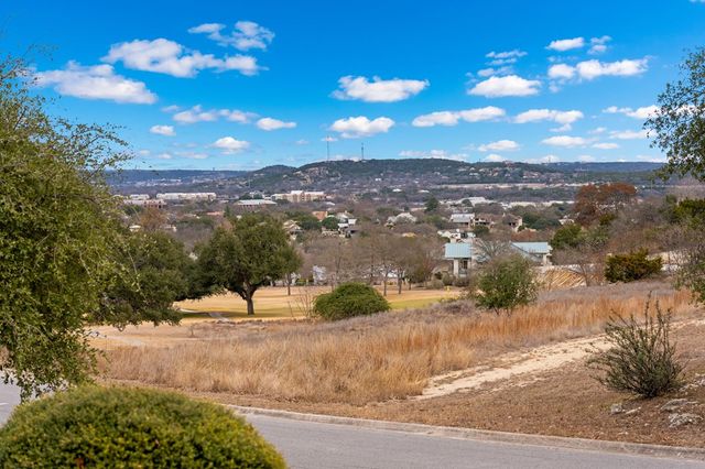 315 Lakewood Dr, Kerrville, TX 78028