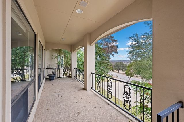 315 Lakewood Dr, Kerrville, TX 78028