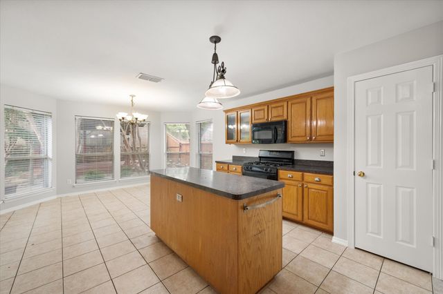 5605 Lasso Road, Arlington, TX 76017