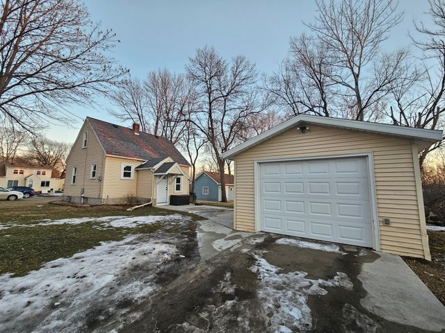 109 Charlotte Avenue, Albert Lea, MN 56007