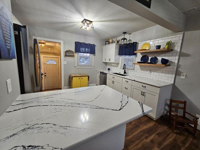 109 Charlotte Avenue, Albert Lea, MN 56007