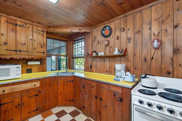 72 South Shore Road, New Durham, NH 03855