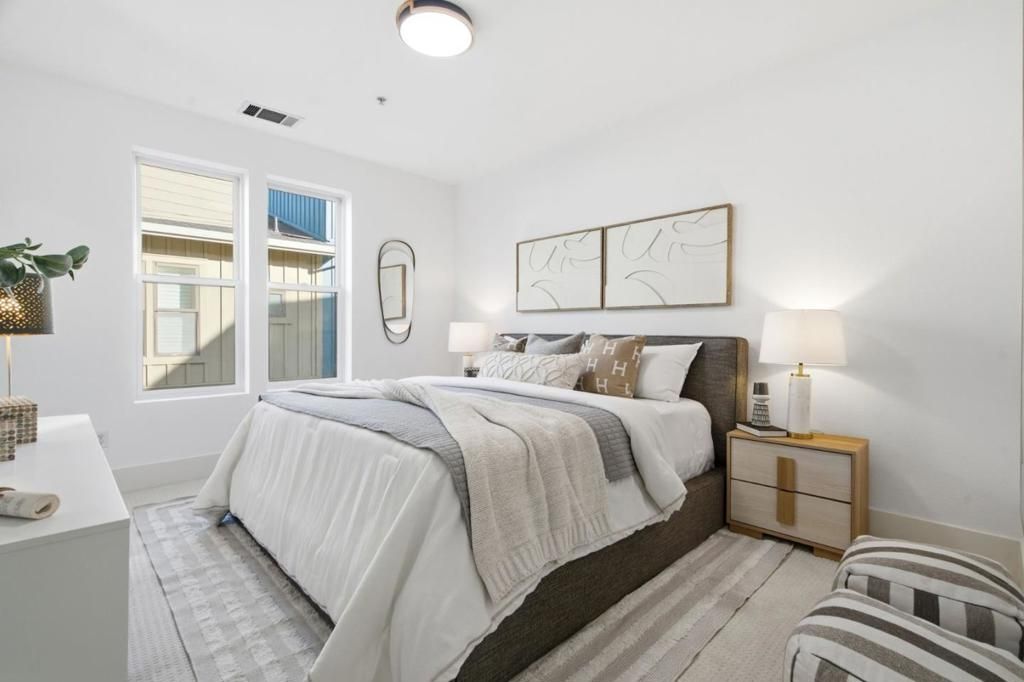 Image 10 of property listing at 820 Altaire Walk, Palo Alto, CA 94303