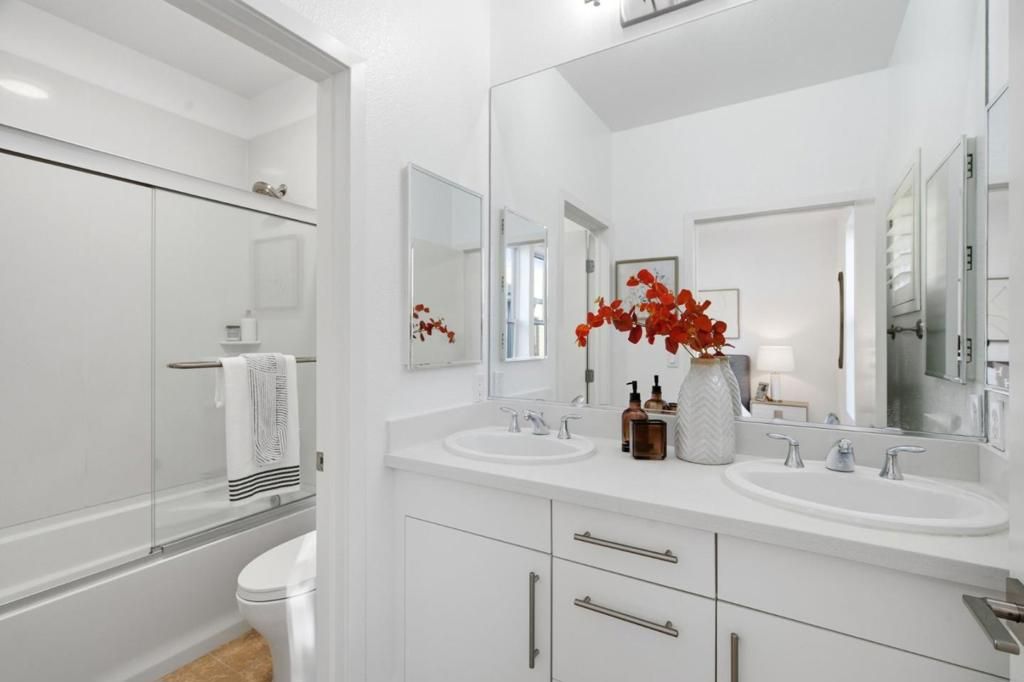 Image 12 of property listing at 820 Altaire Walk, Palo Alto, CA 94303