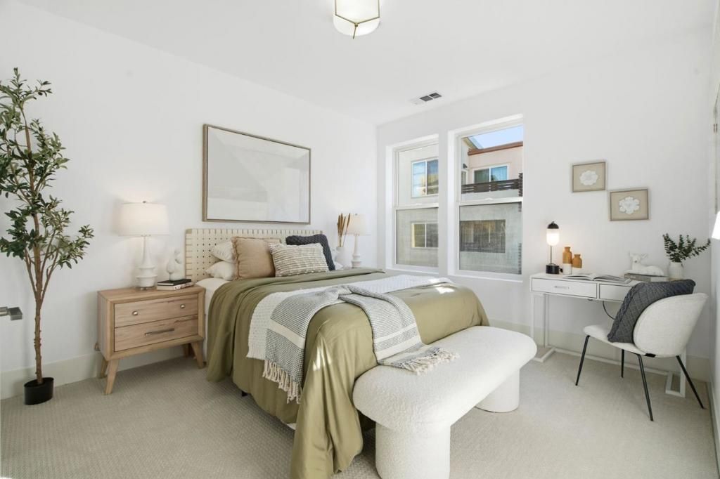 Image 14 of property listing at 820 Altaire Walk, Palo Alto, CA 94303