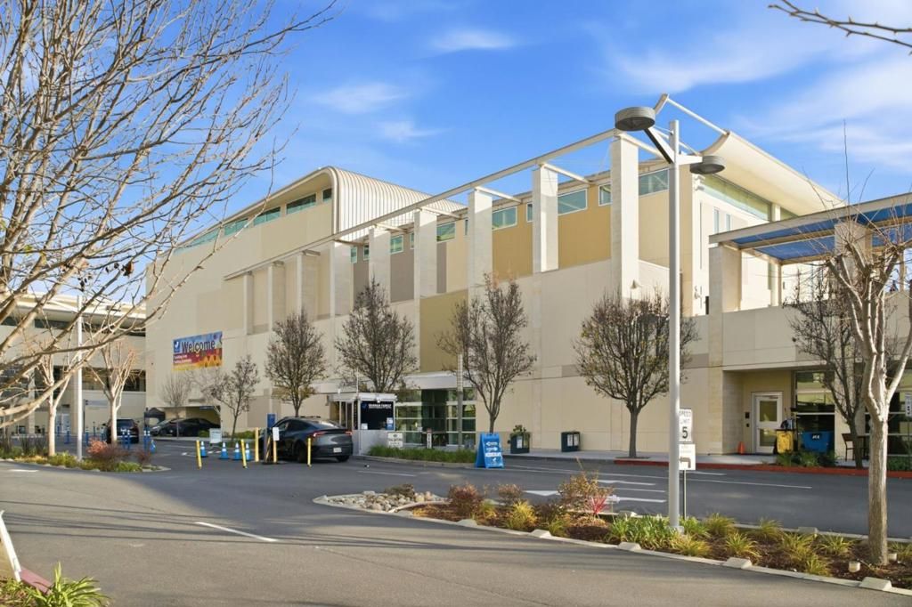 Image 33 of property listing at 820 Altaire Walk, Palo Alto, CA 94303