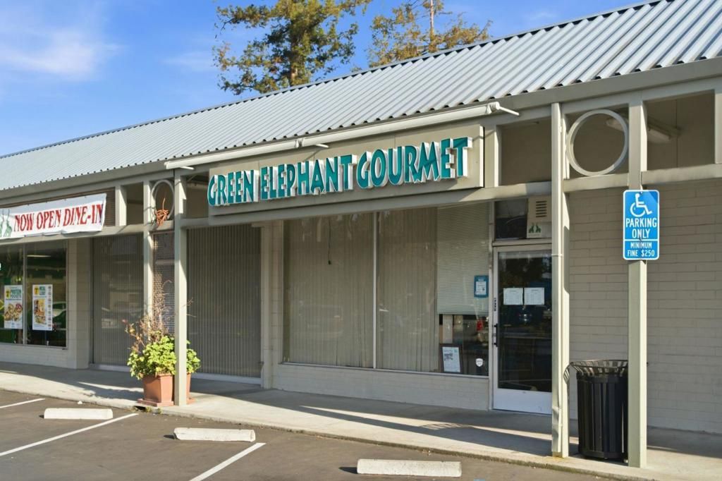 Image 37 of property listing at 820 Altaire Walk, Palo Alto, CA 94303