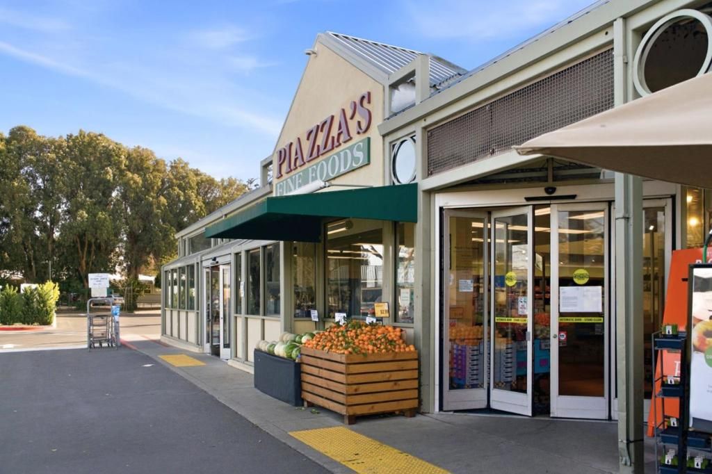 Image 40 of property listing at 820 Altaire Walk, Palo Alto, CA 94303