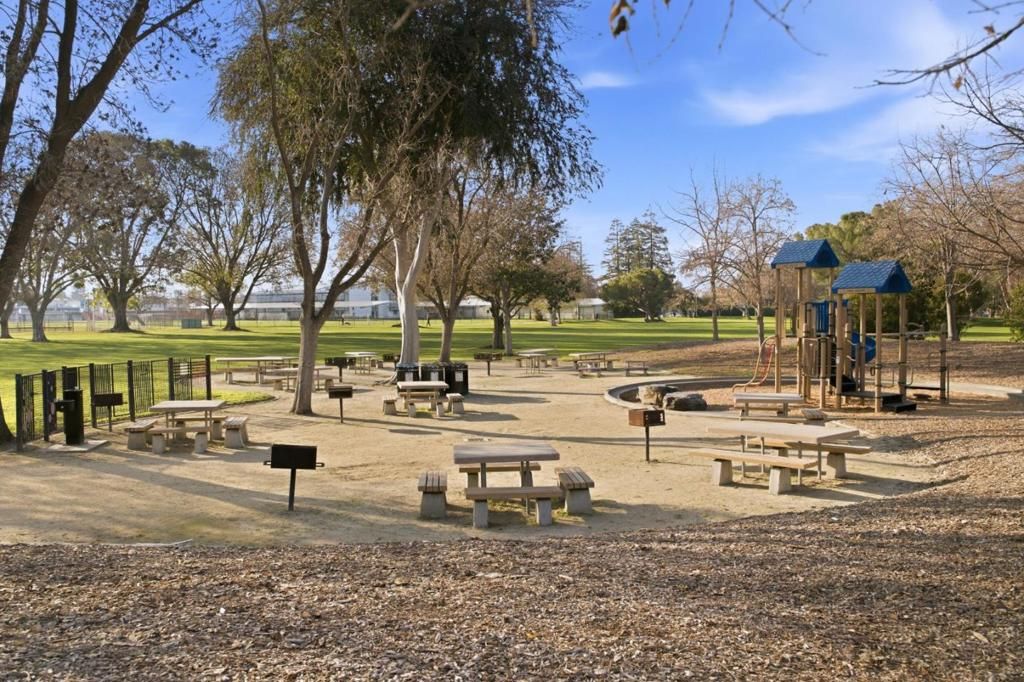 Image 42 of property listing at 820 Altaire Walk, Palo Alto, CA 94303