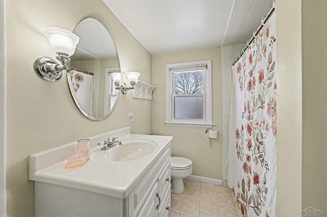 1662 Glendale Avenue, Saginaw Twp, MI 48638