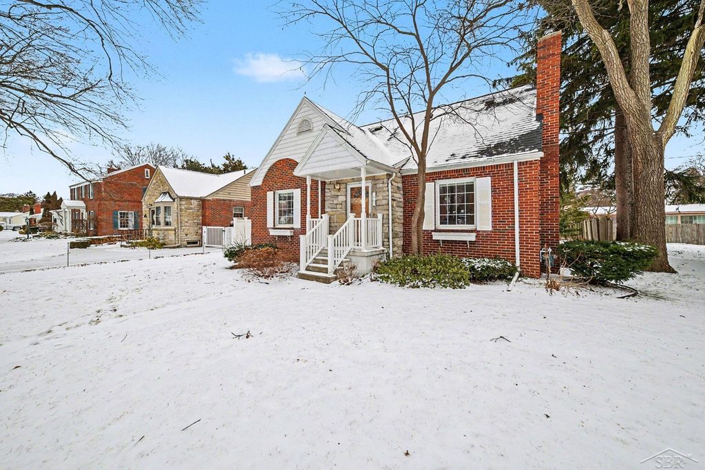 1662 Glendale Avenue, Saginaw Twp, MI 48638