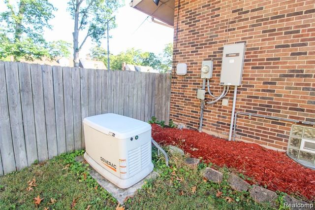 17160 Westland Avenue, Southfield, MI 48075