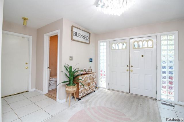 17160 Westland Avenue, Southfield, MI 48075