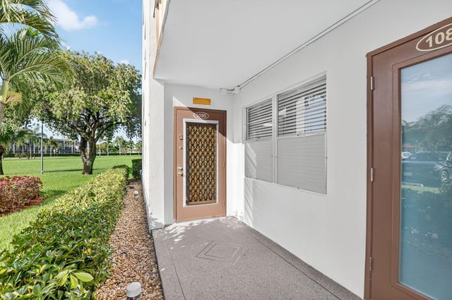1090 Guildford E 1090, Boca Raton, FL 33434