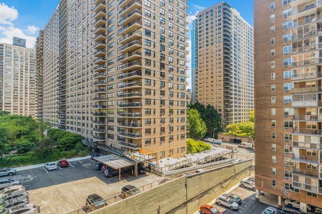 303 W 66th St Apt 9DE, New York City, NY 10023