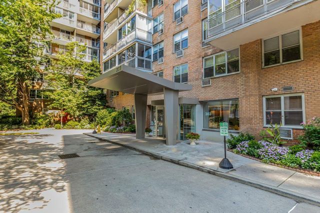 303 W 66th St Apt 9DE, New York City, NY 10023